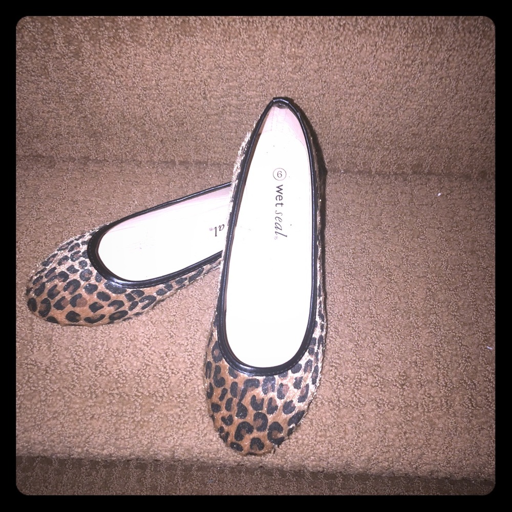 Leopard flats